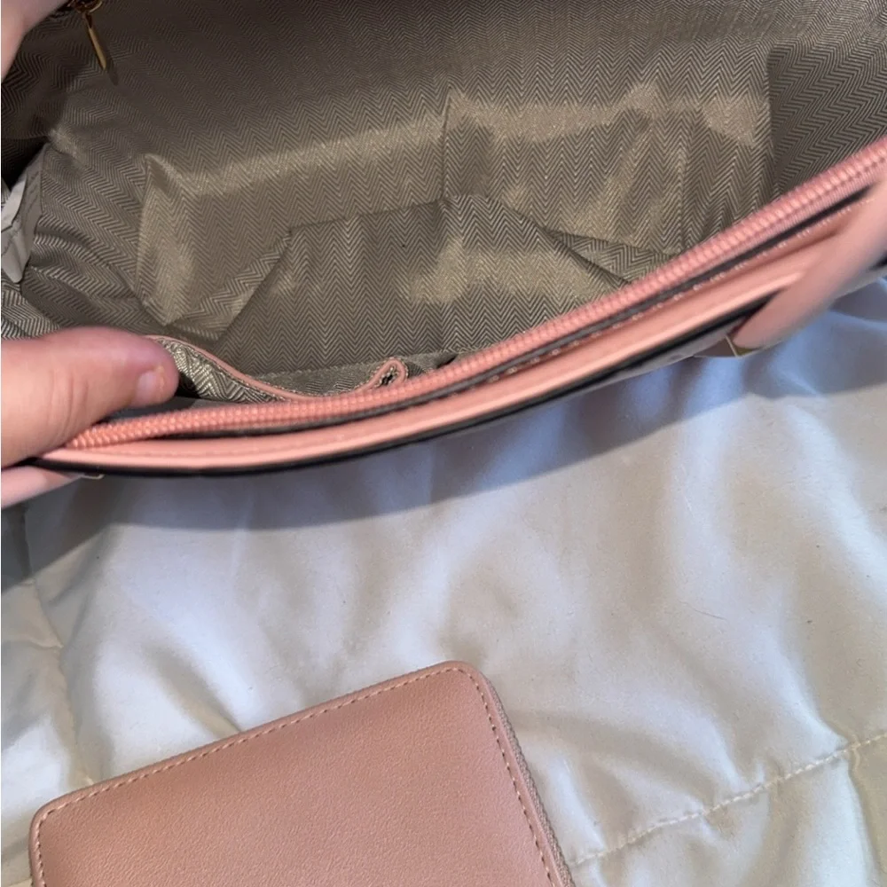 Fashion Stylish Pink Tote Bag with Wallet - Picture 3 of 13